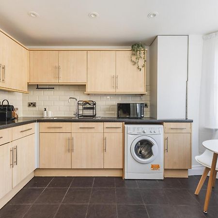 Arte Stays Serviced Houses Stratford - 3 Bedrooms 2 Bathrooms Houses London, Stratford, Maryland, Free Parking, Garden, Weekly Or Monthly Stays - Up To 8 Guests Luaran gambar