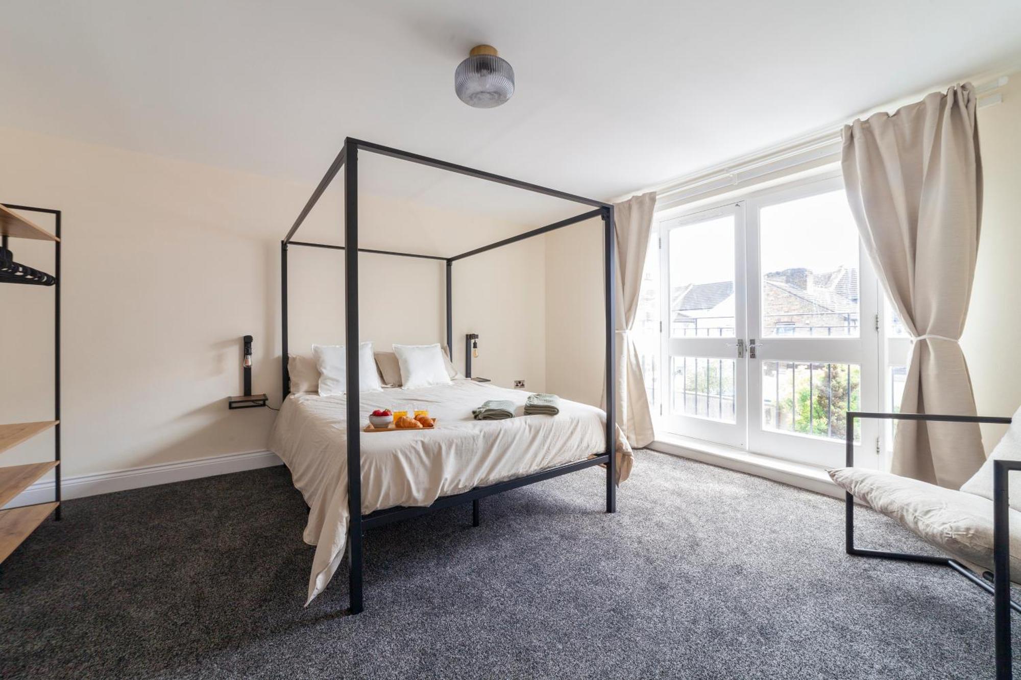 Arte Stays Serviced Houses Stratford - 3 Bedrooms 2 Bathrooms Houses London, Stratford, Maryland, Free Parking, Garden, Weekly Or Monthly Stays - Up To 8 Guests Luaran gambar