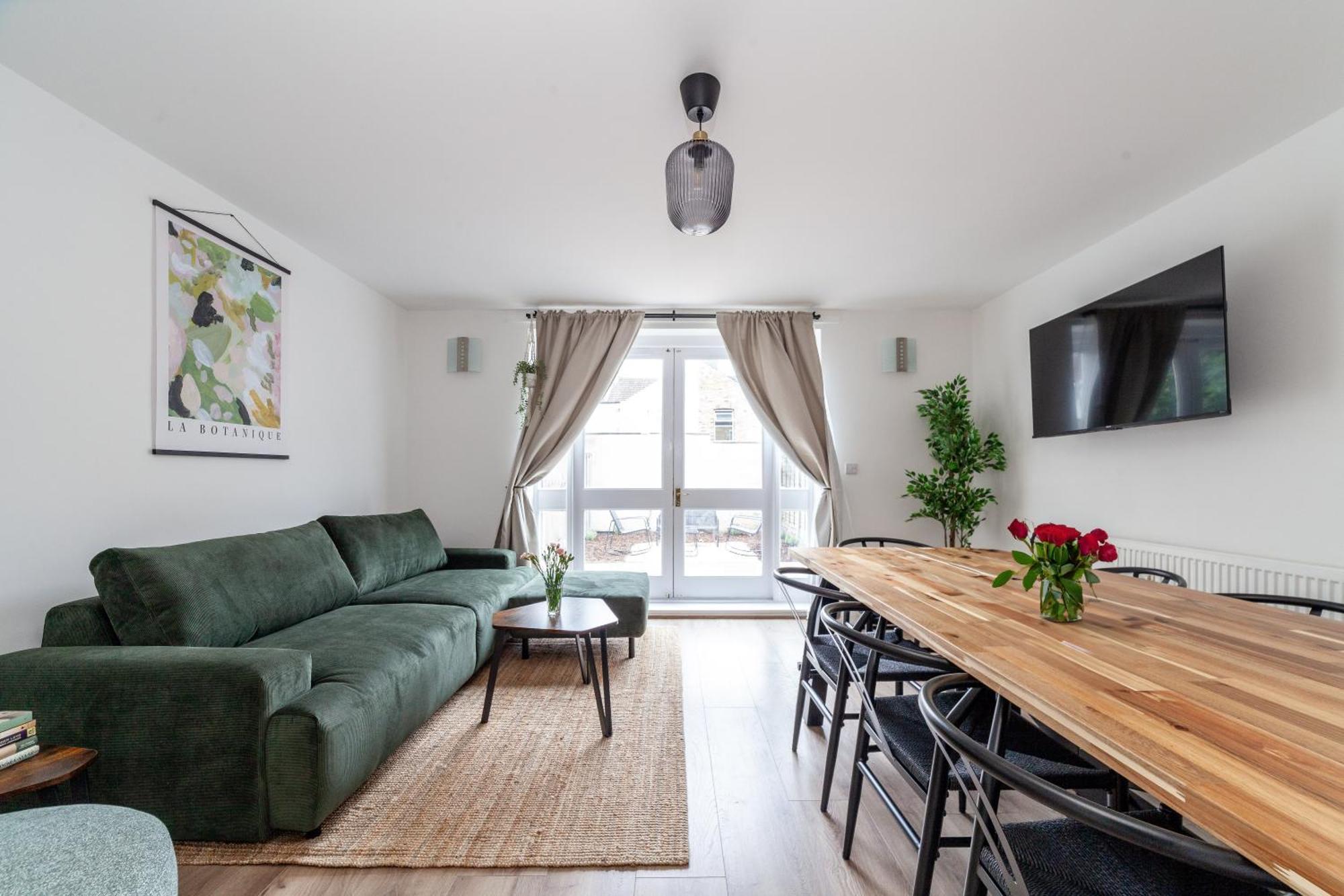 Arte Stays Serviced Houses Stratford - 3 Bedrooms 2 Bathrooms Houses London, Stratford, Maryland, Free Parking, Garden, Weekly Or Monthly Stays - Up To 8 Guests Luaran gambar