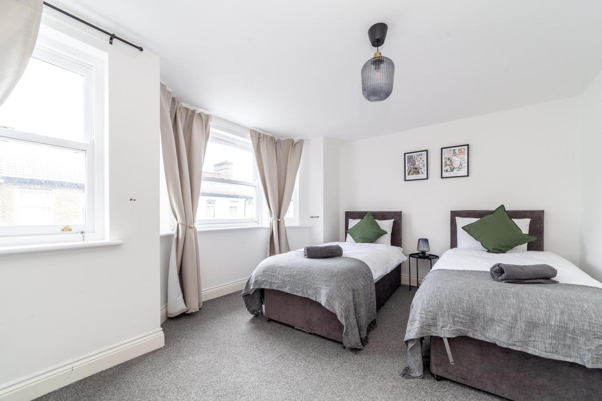 Arte Stays Serviced Houses Stratford - 3 Bedrooms 2 Bathrooms Houses London, Stratford, Maryland, Free Parking, Garden, Weekly Or Monthly Stays - Up To 8 Guests Luaran gambar