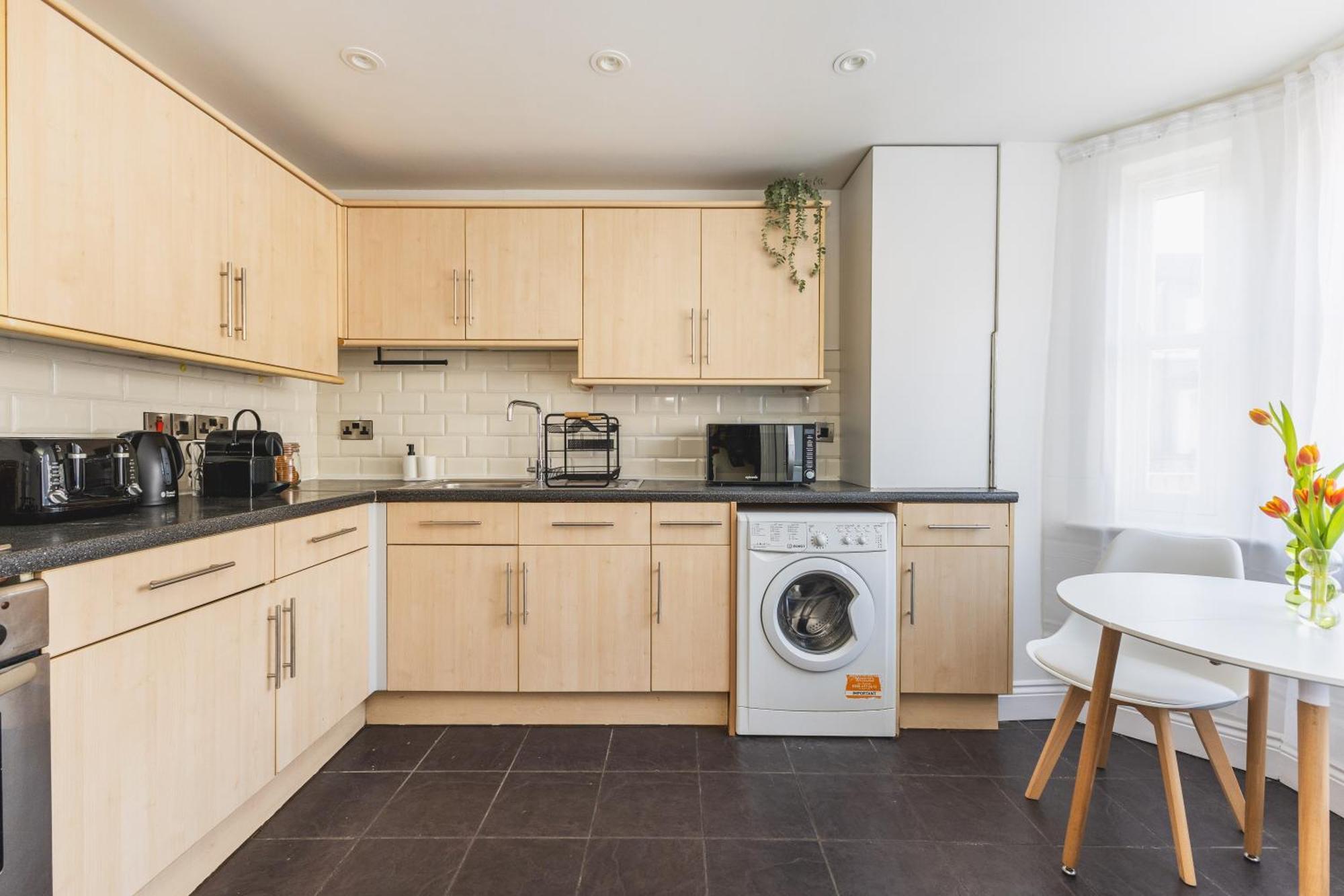 Arte Stays Serviced Houses Stratford - 3 Bedrooms 2 Bathrooms Houses London, Stratford, Maryland, Free Parking, Garden, Weekly Or Monthly Stays - Up To 8 Guests Luaran gambar