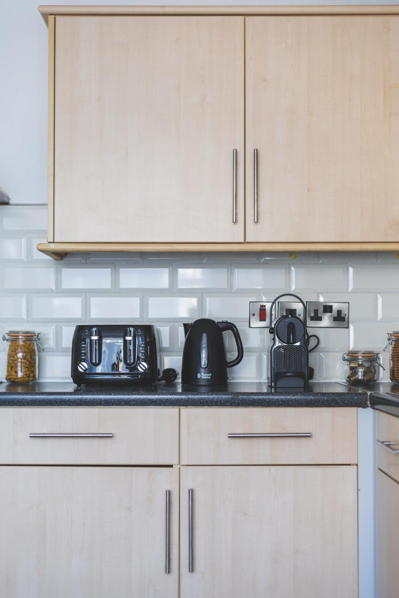 Arte Stays Serviced Houses Stratford - 3 Bedrooms 2 Bathrooms Houses London, Stratford, Maryland, Free Parking, Garden, Weekly Or Monthly Stays - Up To 8 Guests Luaran gambar