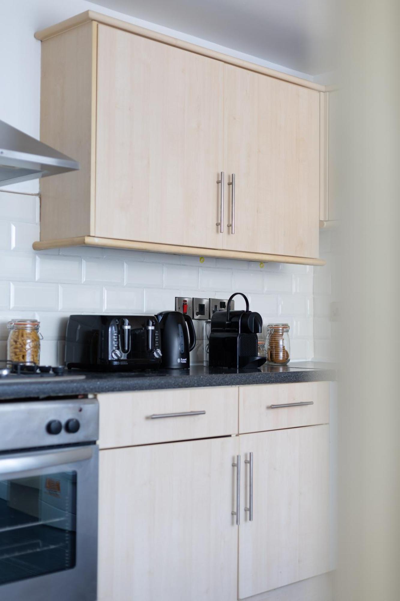 Arte Stays Serviced Houses Stratford - 3 Bedrooms 2 Bathrooms Houses London, Stratford, Maryland, Free Parking, Garden, Weekly Or Monthly Stays - Up To 8 Guests Luaran gambar