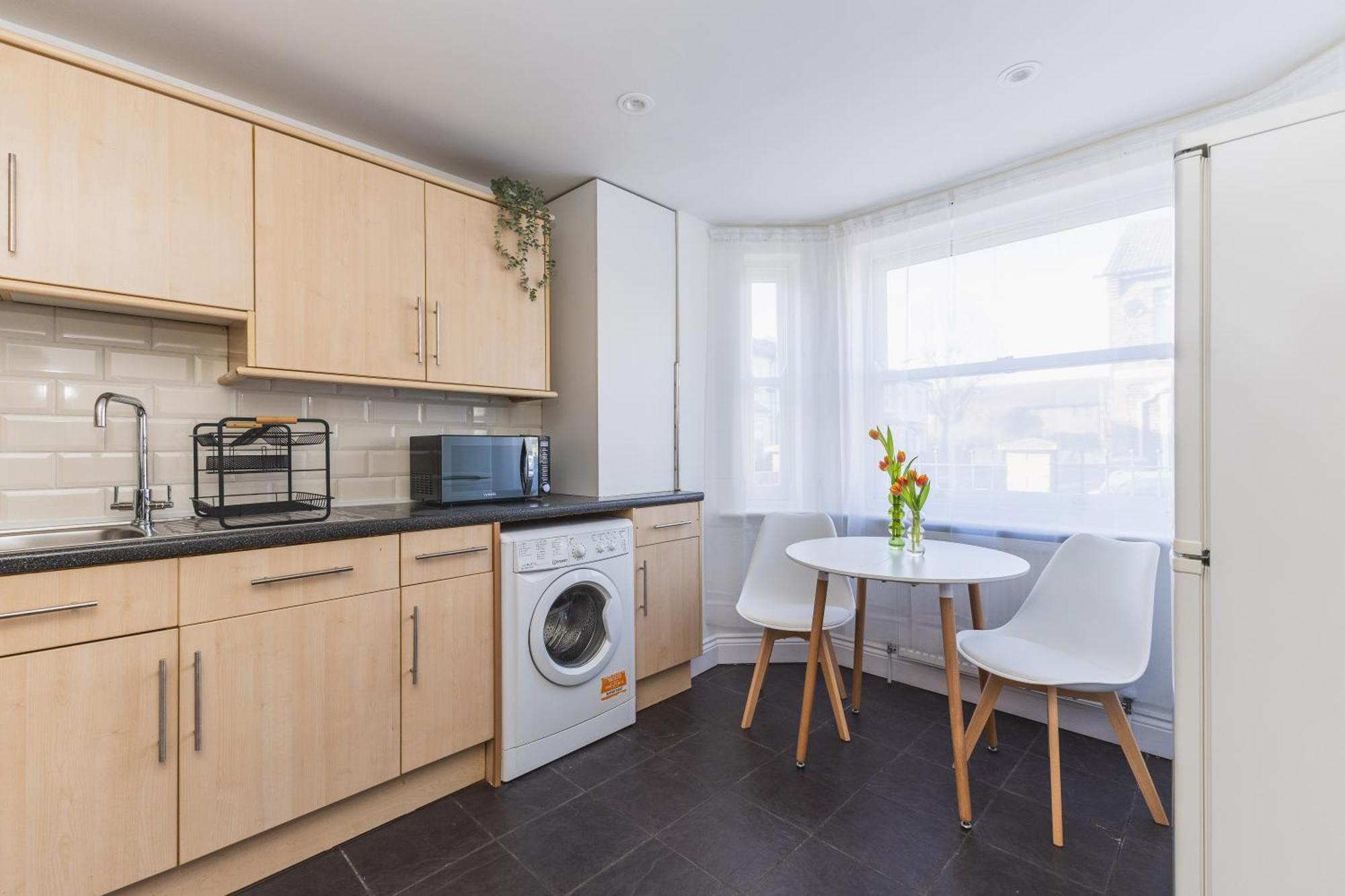Arte Stays Serviced Houses Stratford - 3 Bedrooms 2 Bathrooms Houses London, Stratford, Maryland, Free Parking, Garden, Weekly Or Monthly Stays - Up To 8 Guests Luaran gambar
