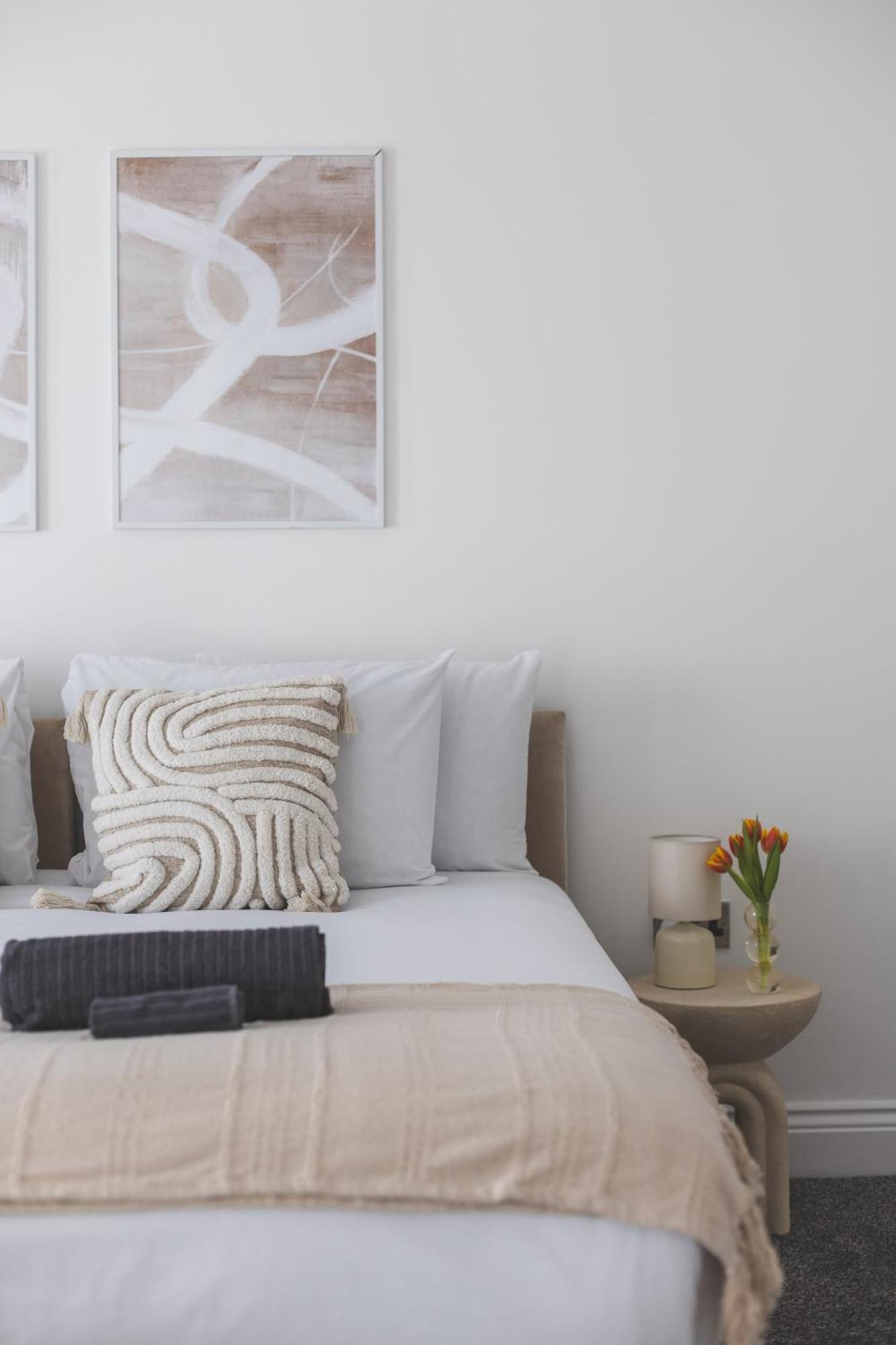 Arte Stays Serviced Houses Stratford - 3 Bedrooms 2 Bathrooms Houses London, Stratford, Maryland, Free Parking, Garden, Weekly Or Monthly Stays - Up To 8 Guests Luaran gambar
