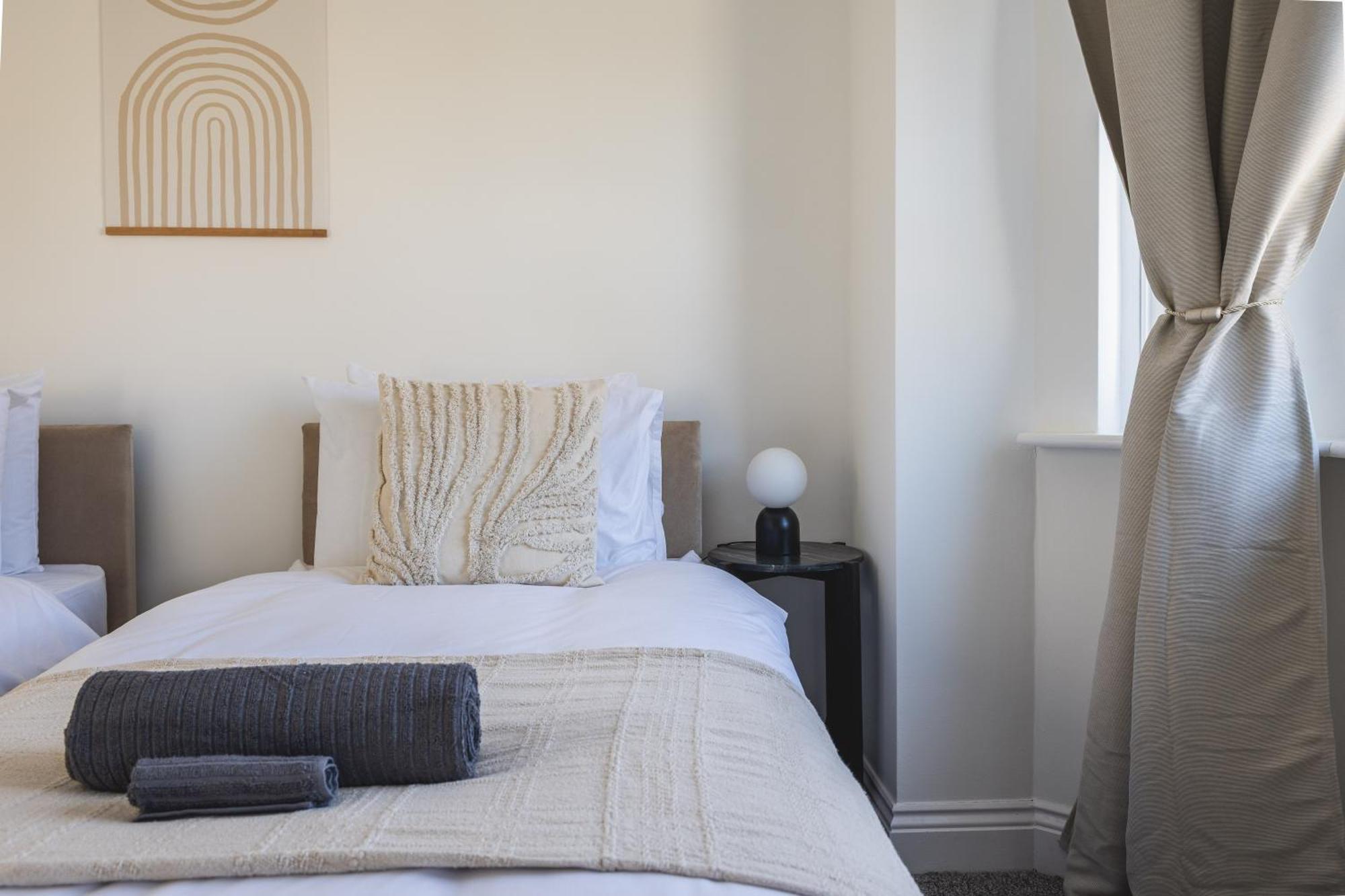Arte Stays Serviced Houses Stratford - 3 Bedrooms 2 Bathrooms Houses London, Stratford, Maryland, Free Parking, Garden, Weekly Or Monthly Stays - Up To 8 Guests Luaran gambar